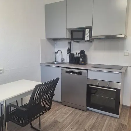Studio 11 Apartment *